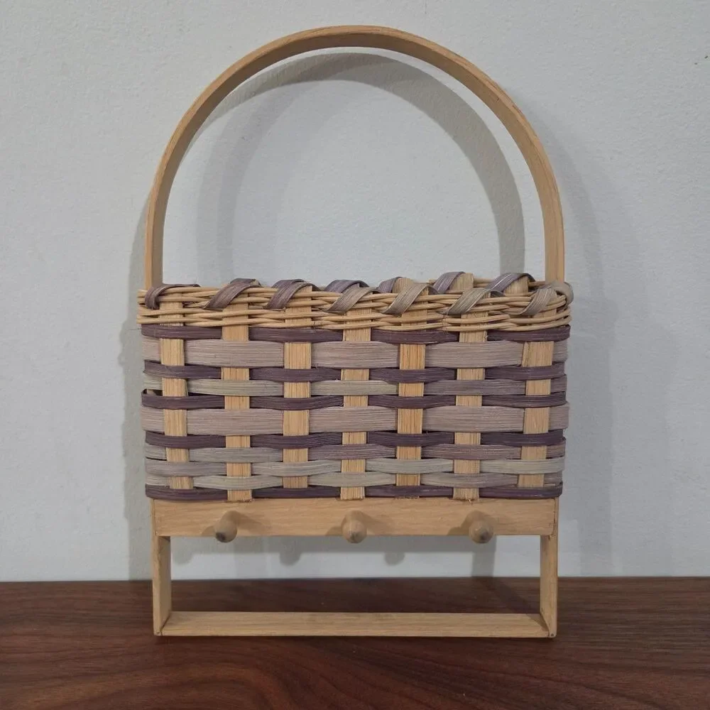 Vintage Handmade Hanging Woven Basket 3 Wood Peg Hooks Cottage Rustic Farmhouse